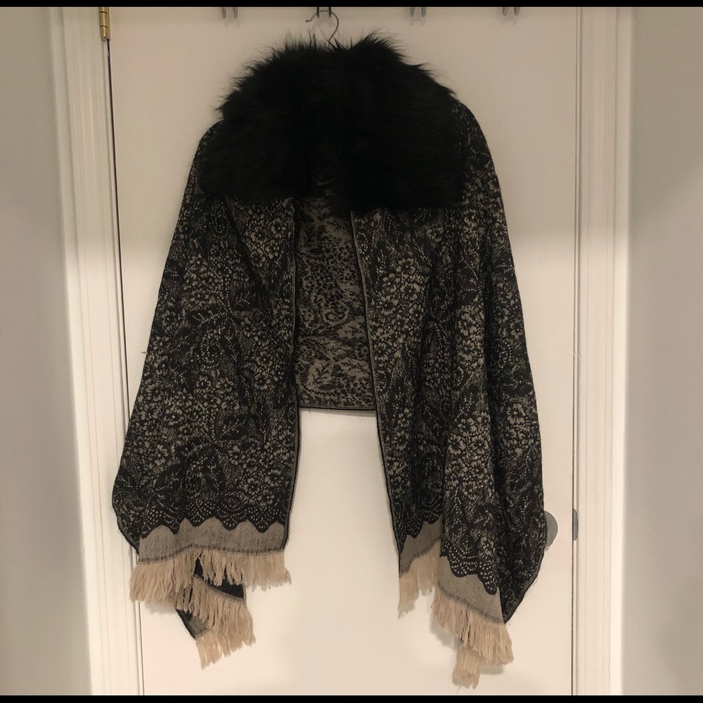 Anthropologie cape with faux fur